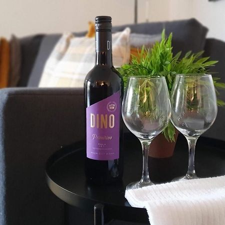 Spacious London Apartment 5 Min Walk To Leytonstone Underground Station And 5 Stops To Zone 1 Екстериор снимка